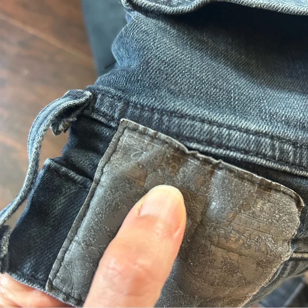Levis signs wash tag